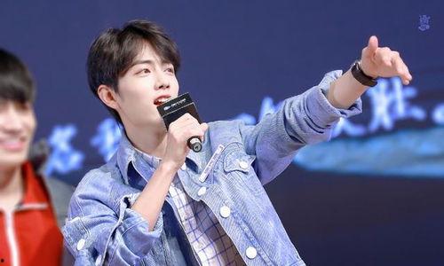 娱乐圈都在吃肖战王一博的瓜,肖战王一博瓜香四溢,粉丝纷纷围观