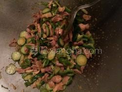 娱乐吃瓜酱辣椒炒肉